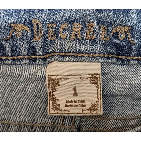 Decree Juniors Womens Low Rise Bootcut Jeans Size 1 Blue Distressed Boot Cut - Picture 3 of 10